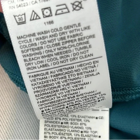 NEW Athleta Sunchaser UPF Semi-Fitted Secure Back Pocket Tank Size XXS - Picture 9 of 12